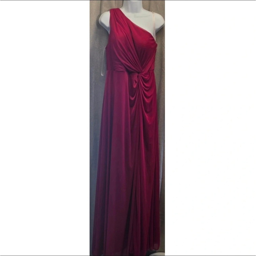 Size A14 Gown